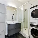 Spacious Top-floor With View And Private Balcony شقة *
