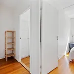 شقة Spacious Top-floor With View And Private Balcony