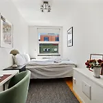 شقة Spacious Top-floor With View And Private Balcony