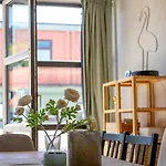 Spacious Top-floor With View And Private Balcony برغن