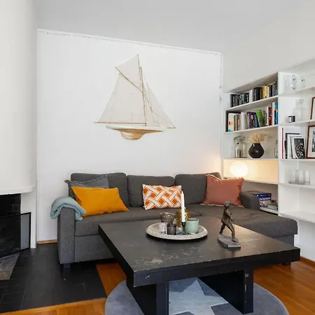 Spacious Top-floor With View And Private Balcony Appartement *
