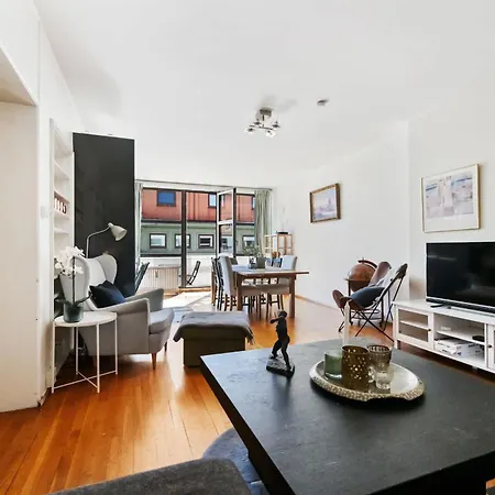 Spacious Top-floor With View And Private Balcony Apartman Bergen