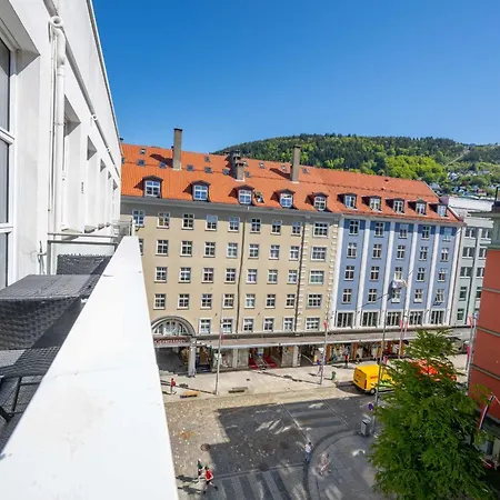 Spacious Top-floor With View And Private Balcony * Bergen