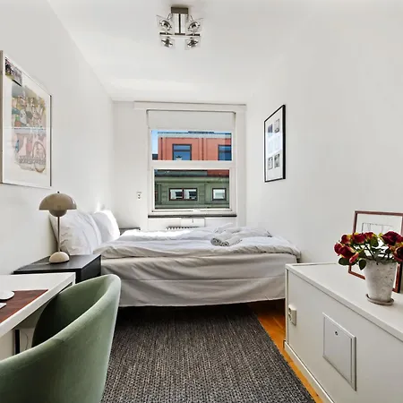 Apartment Spacious Top-floor With View And Private Balcony